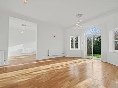 Property image 4 of home to let in The Lawns, Shenley Radlett